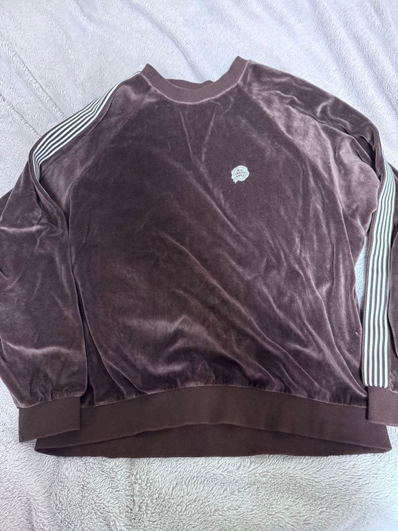 Mrs. GREEN APPLE ベロアルームウェア 上下セットアップ - メルカリ