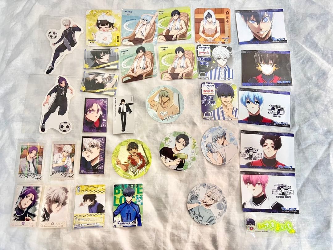 12/26まで】ブルーロック 缶バッジ 紙類 特典類 まとめ売り - メルカリ