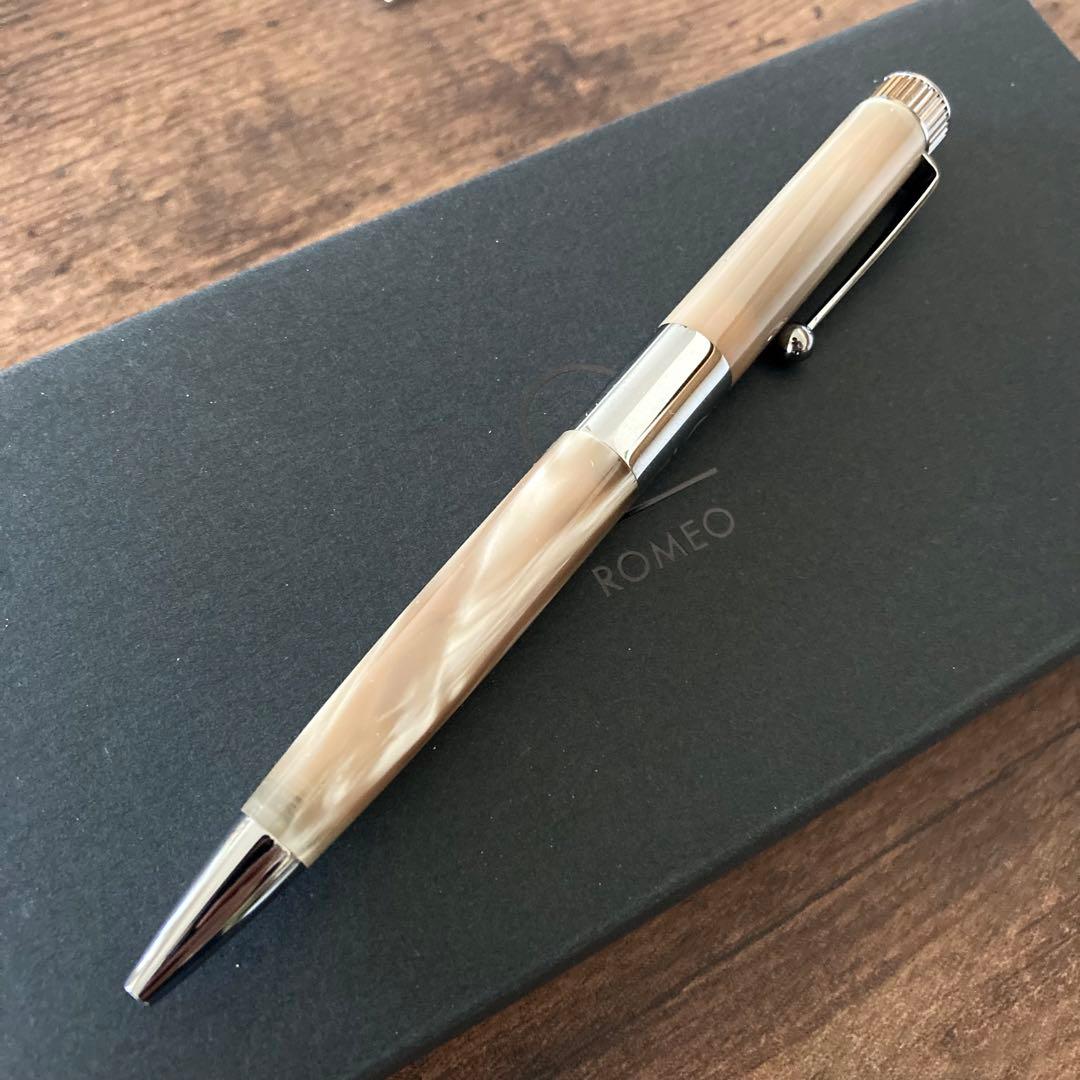 ロメオ no.3 ボールペン イタリアンベージュ 細軸 - メルカリ