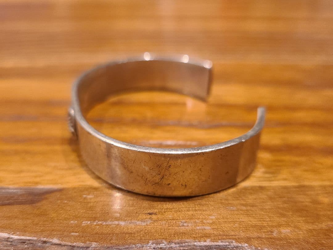 Arizona Freedom 台座付太陽神シルバーバングル 925シルバー