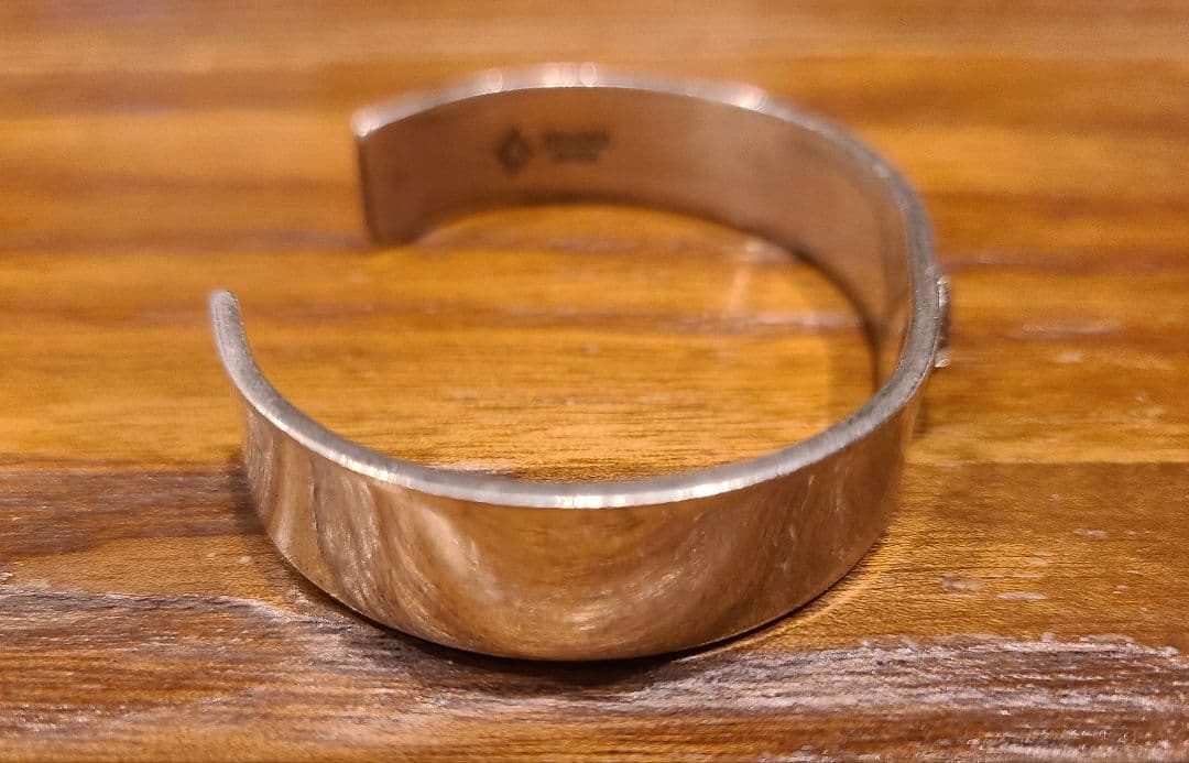 Arizona Freedom 台座付太陽神シルバーバングル 925シルバー