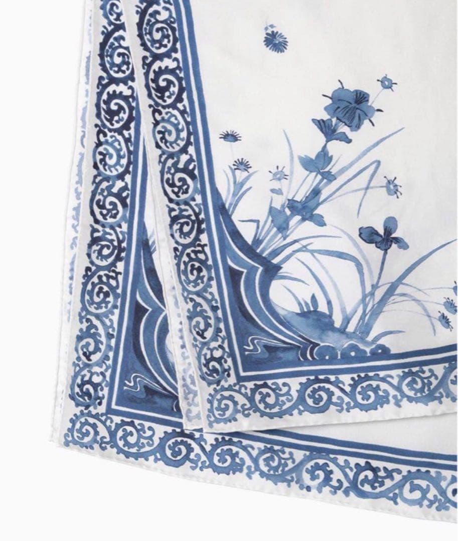 Mame Kurogouchi シルクスカーフ