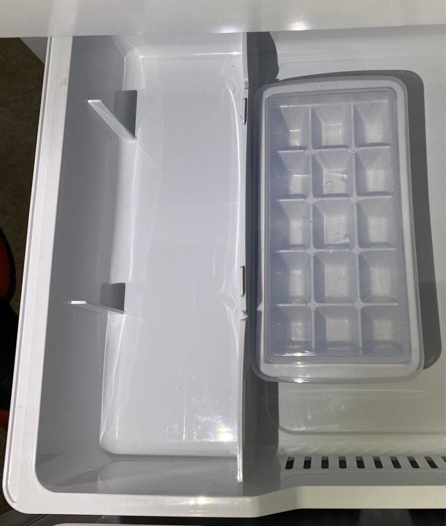 ハイセンス　ノンフロン冷凍冷蔵庫　HR-D13E3W 2024年製　135L