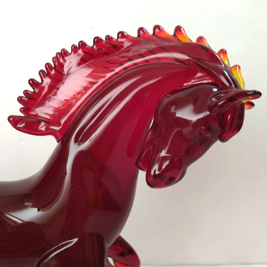 赤色 ガラス製 馬の置物 翼付き - メルカリ