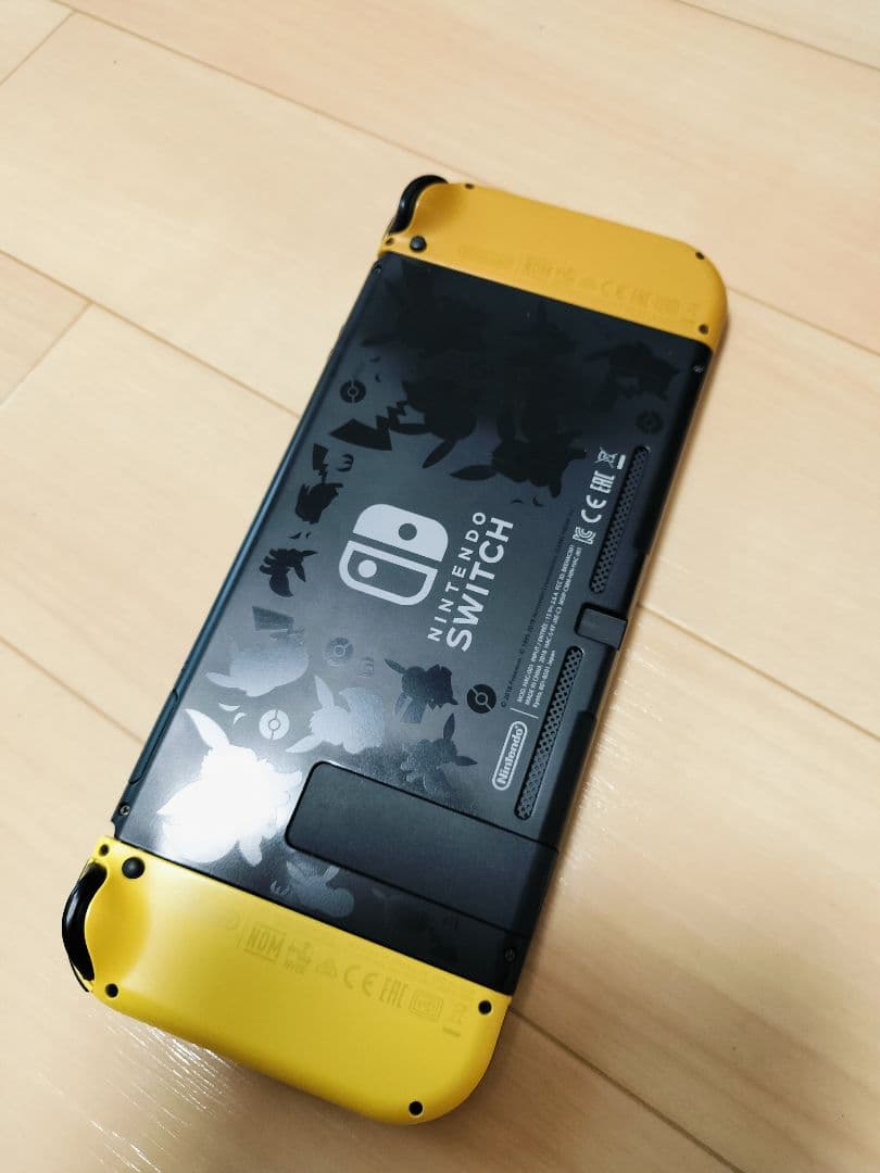オリエンタルNintendo Switch 本体 ピカチュウイーブイ