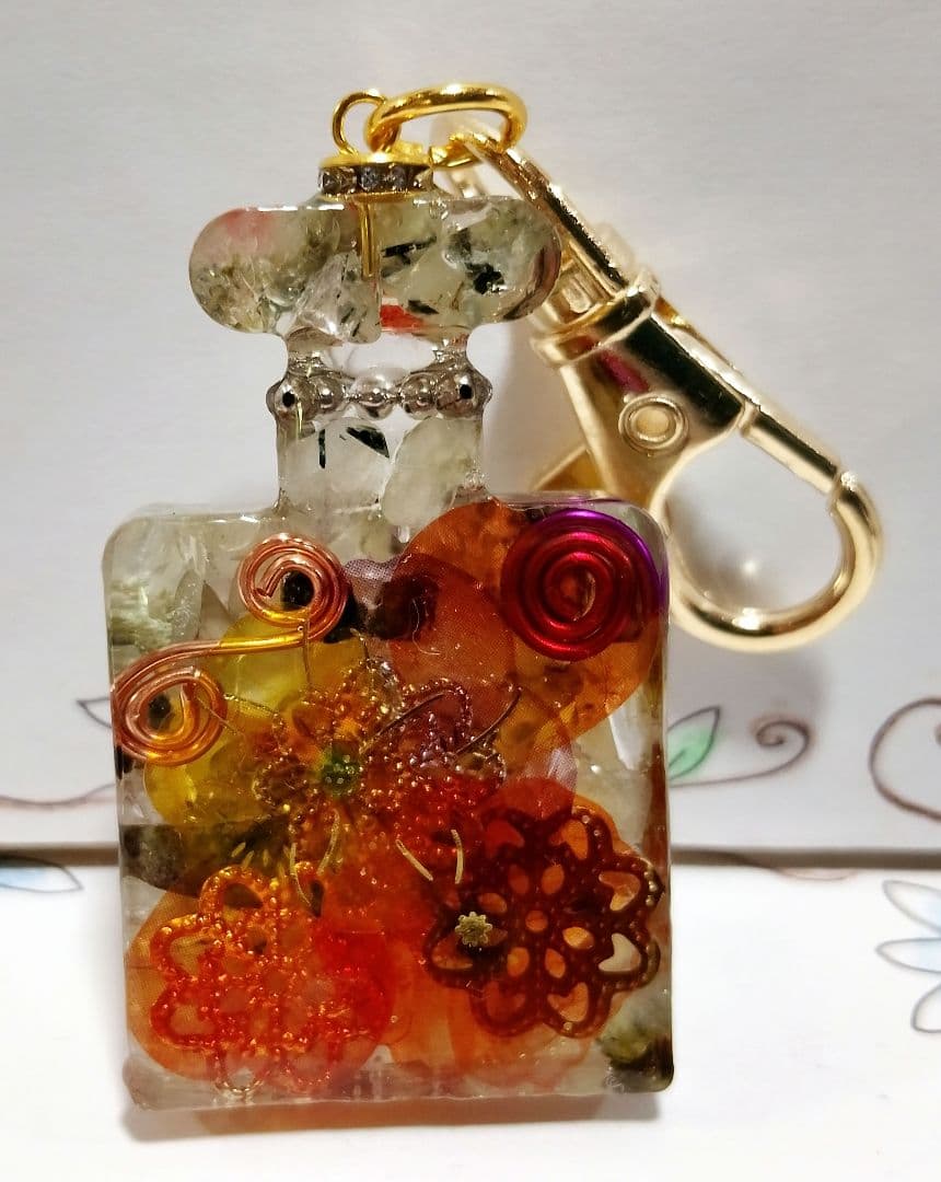 竜そばです♪オルゴナイト　香水瓶　キーホルダー　 お取り置き　11月1日