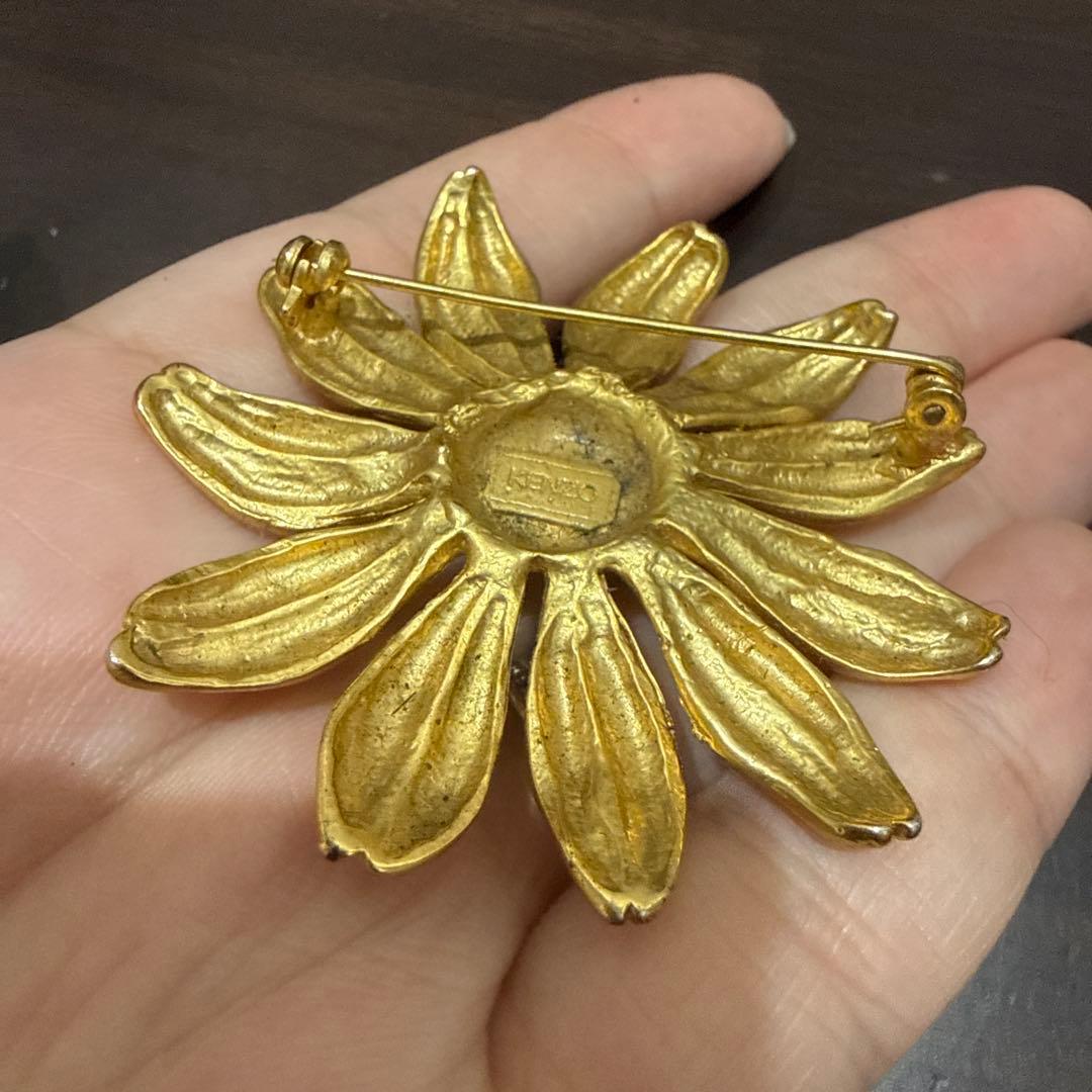 KENZO ヴィンテージゴールド ガーベラ花形ブローチ - メルカリ