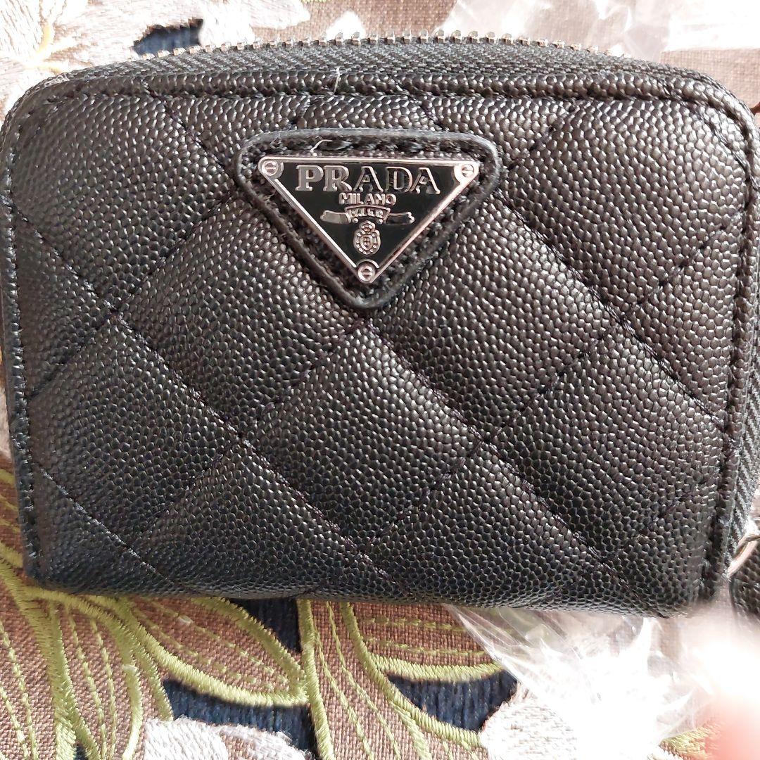 PRADA コンパクトケース ブラック