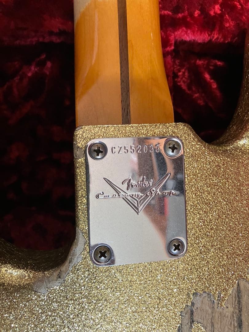 J Fender Bass Heavy Relic Champagne Gold