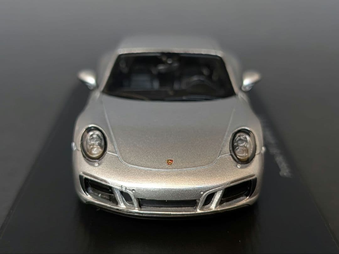 スパーク 1/43 Porsche 911 カレラ4 GTS 2018 シルバー