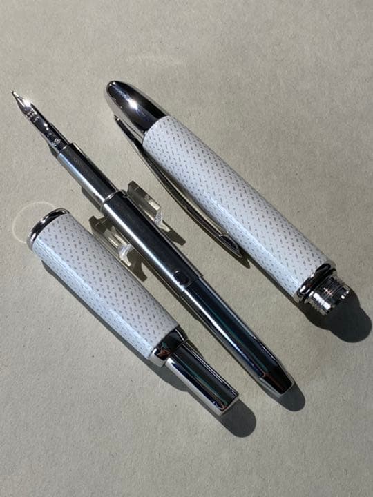 PILOT CAPLESS Kasuri 白万年筆字幅M
