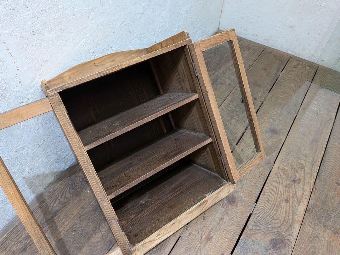 1120 アンティーク 杉のガラスケース 飾り棚 収納棚 キャビネット レトロ