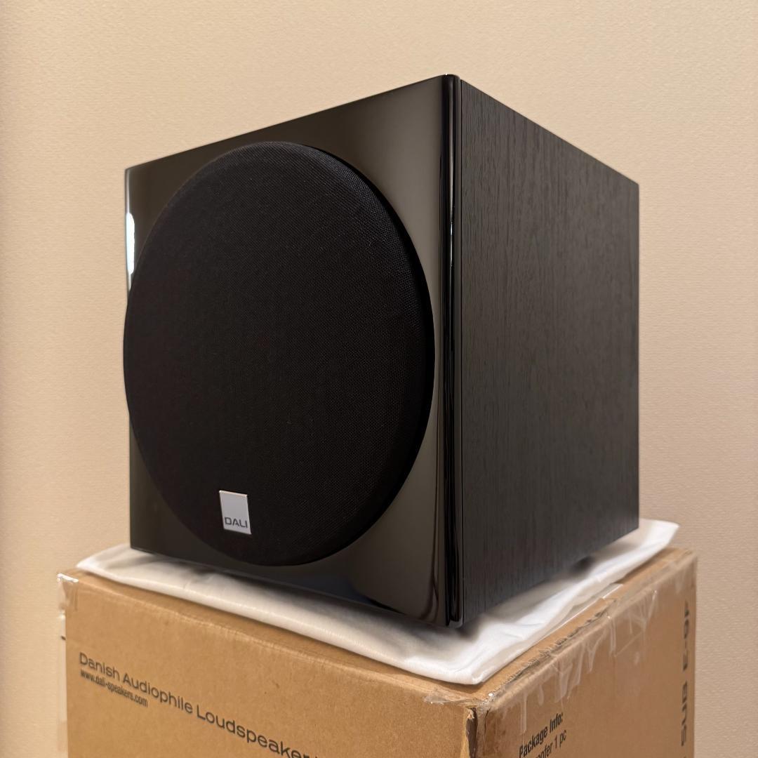 KEF ワイヤレスサブウーファー ホワイト 超美品 DALI SUBE9F サブ