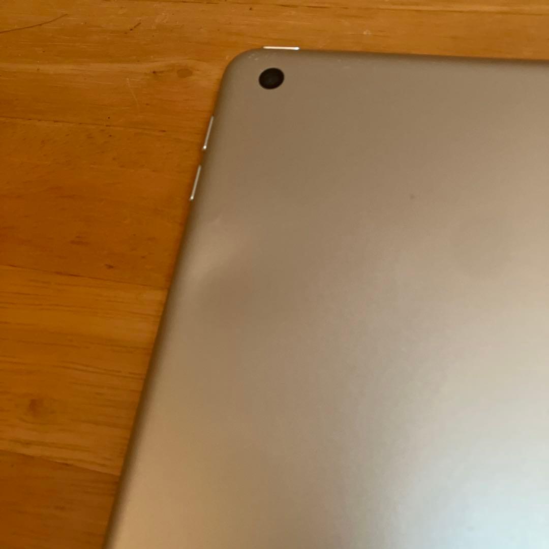 iPad第7世代 Wi-Fiモデル 32GB ケース付き