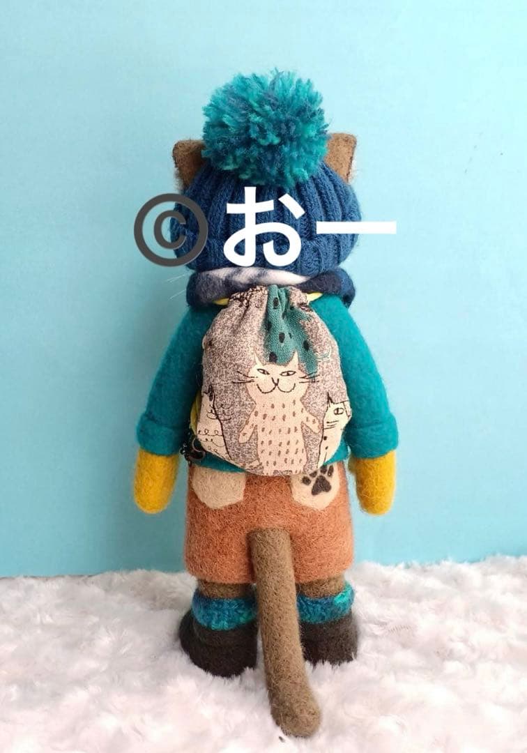 羊毛フェルト 猫 冬のおでかけ 青色 コート