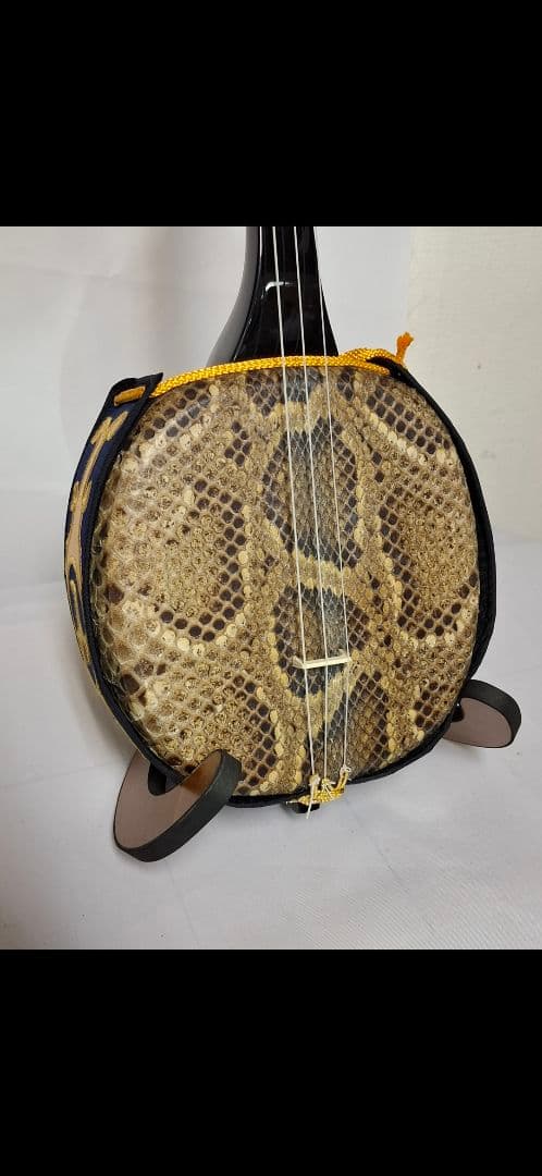 三線 サンシン本体 本皮 金色装飾付き 三線 サンシン本体 本皮 金色