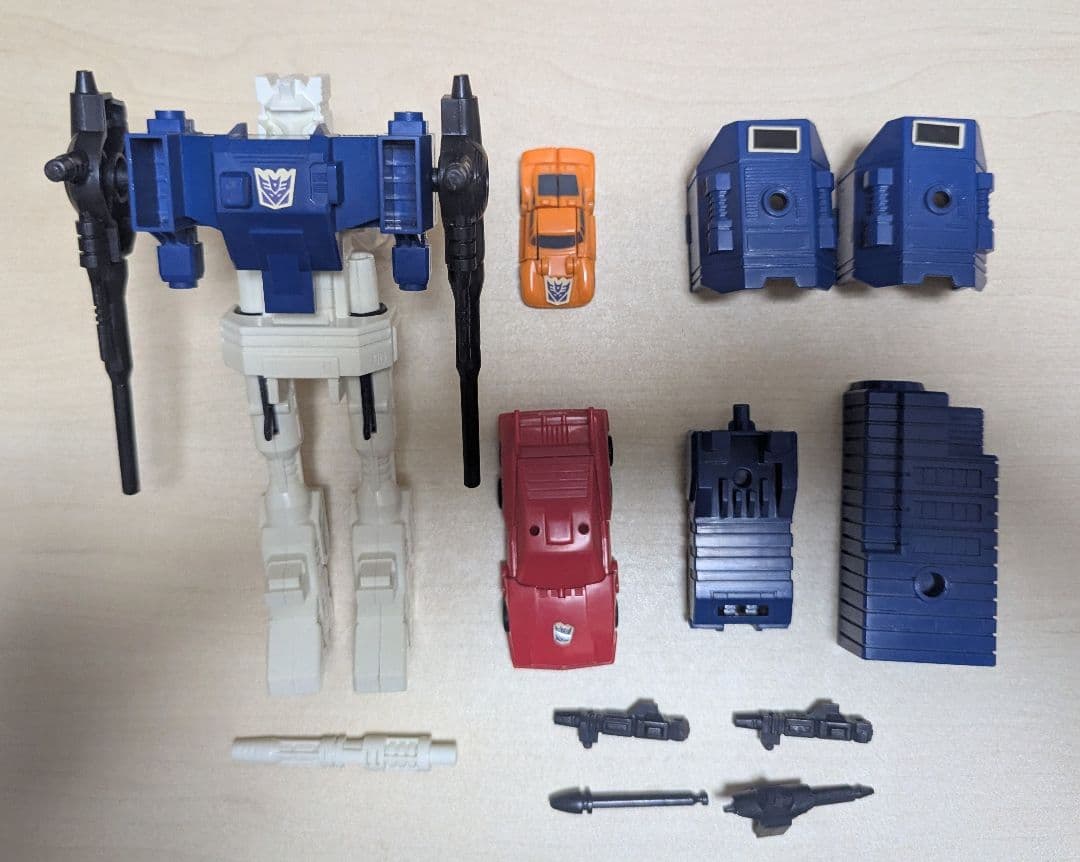 イ*イ様 希少 トランスフォーマー メトロタイタン