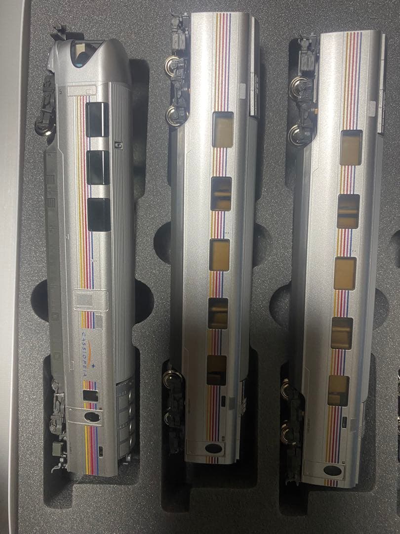 全車純正室内灯付き！　KATO 10-1336 E26系「カシオペア」12両