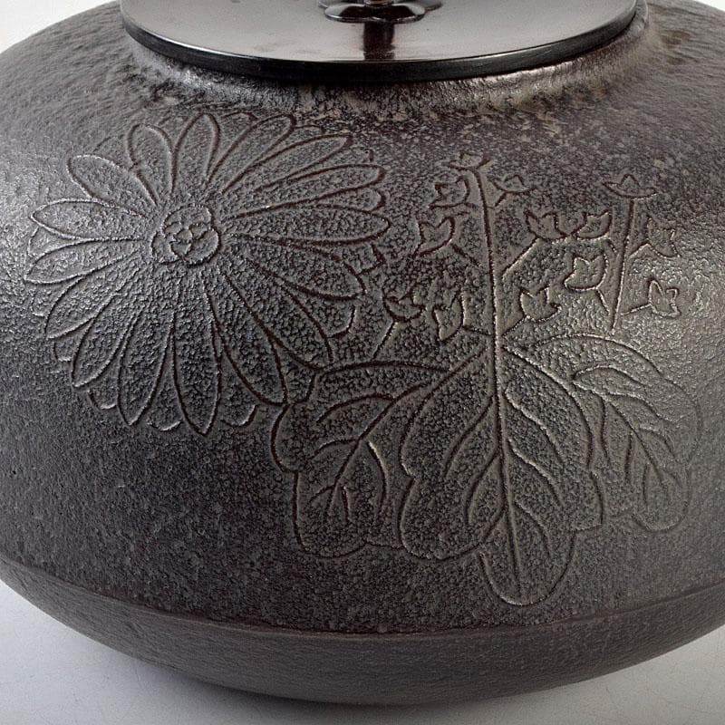 茶道具 人間国宝 釜師 高橋敬典作 菊桐文 平丸政所釜 共箱 V R9044B