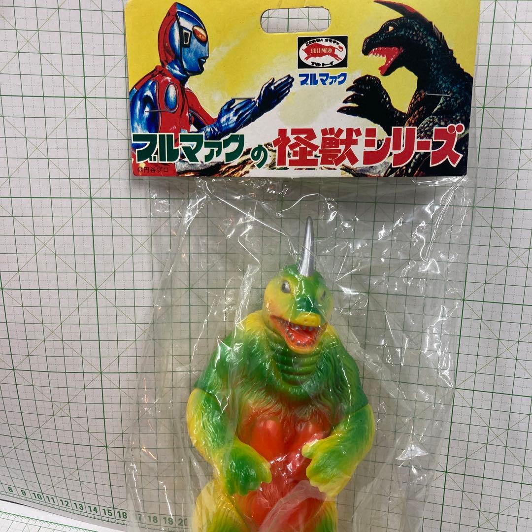 2000年ブルマーク復刻版怪獣シリーズの初期版ウルトラマン怪獣ソフビの