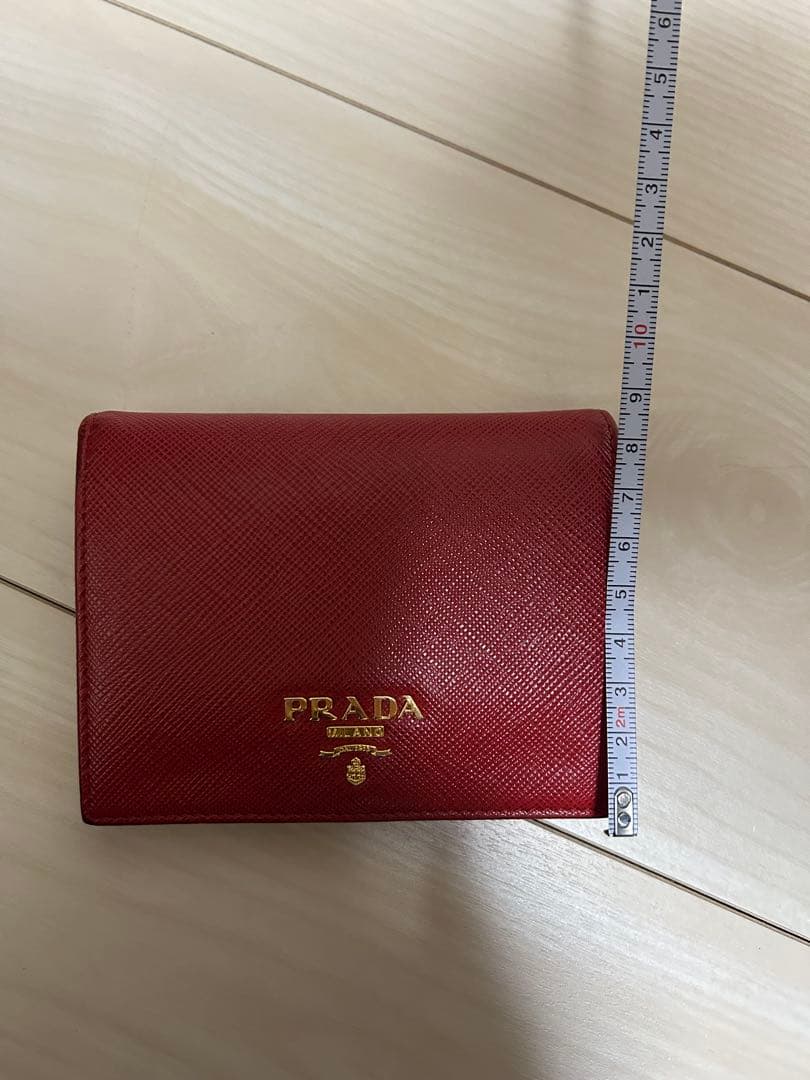 【週末限定価格】 PRADA 二つ折り財布 レッド