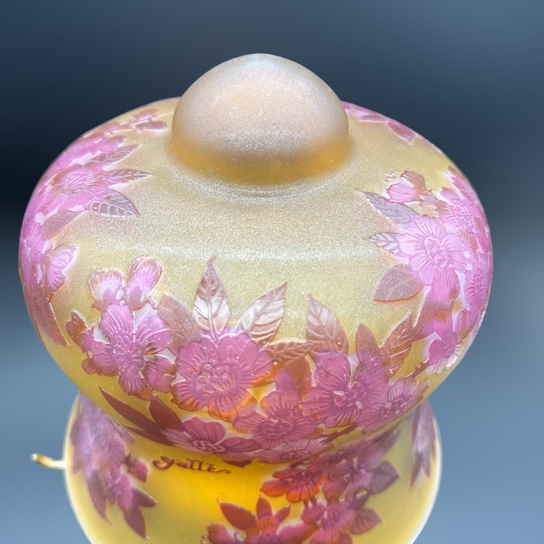 エミールガレ 二灯ランプ 林檎紋 カメオ彫り 被せガラス 高さ50cm