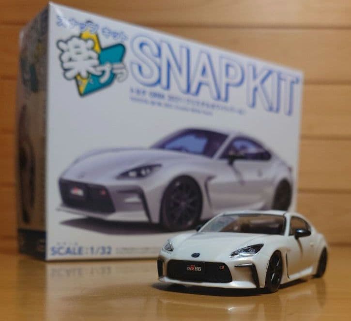 1/32トヨタGR86プラモデル青島文化教材社白色　完成品ミニカー中古品