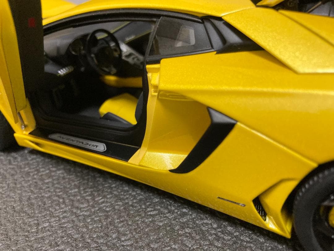 1/18 オートアート ランボルギーニ アヴェンタドール LP700－4