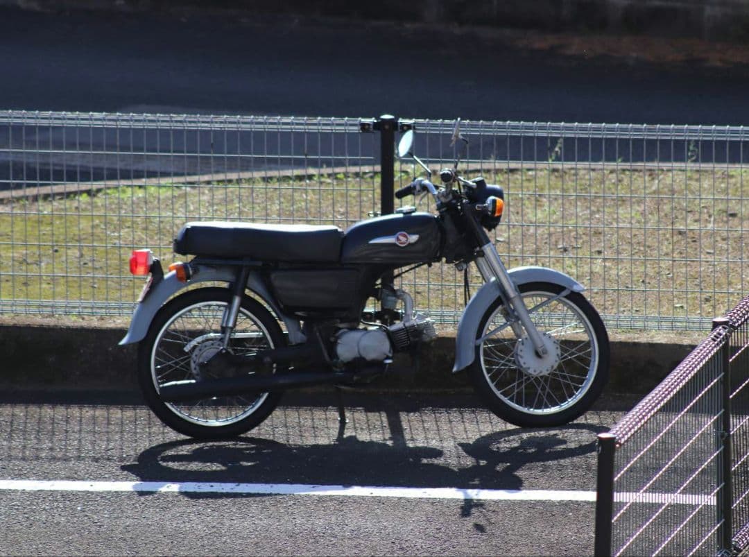 TUPAC ∞様 Canon zoom Lens EF 75-300 iii u TUPAC ∞様 Canon zoom