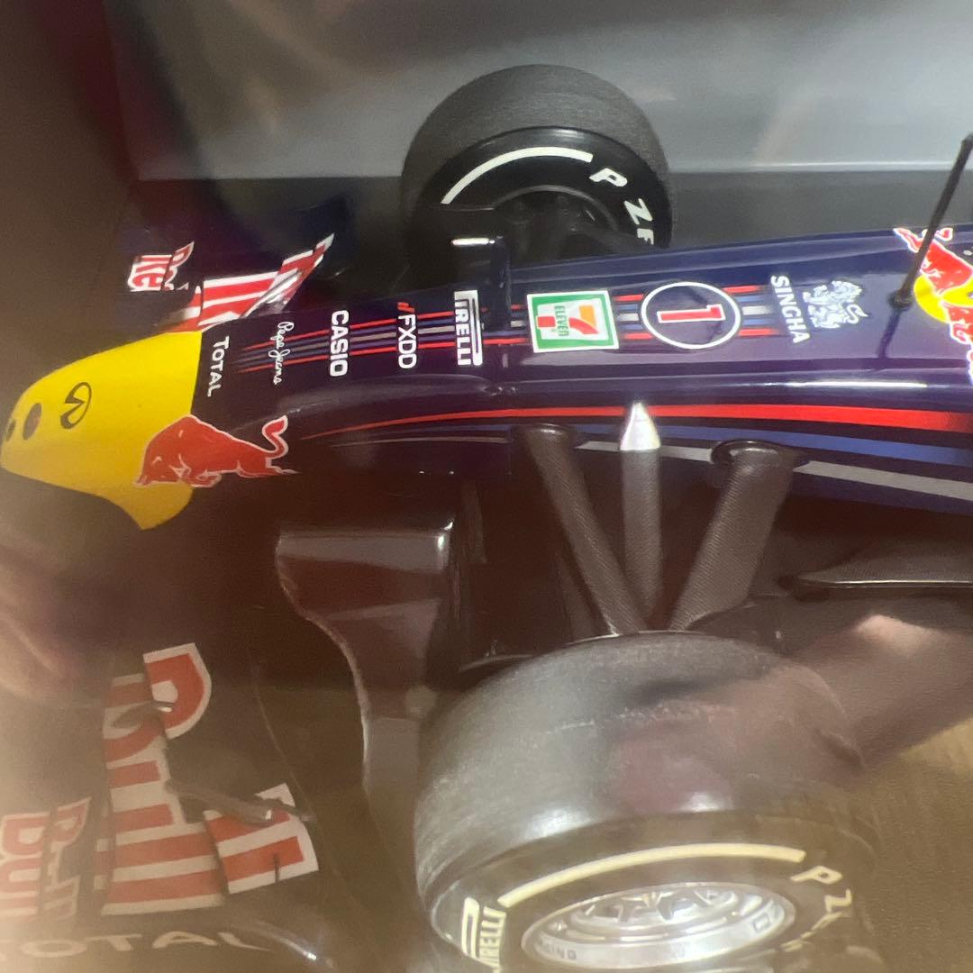 新品未開封】1/18 MINICHAMPS レッドブル 2011 ベッテル