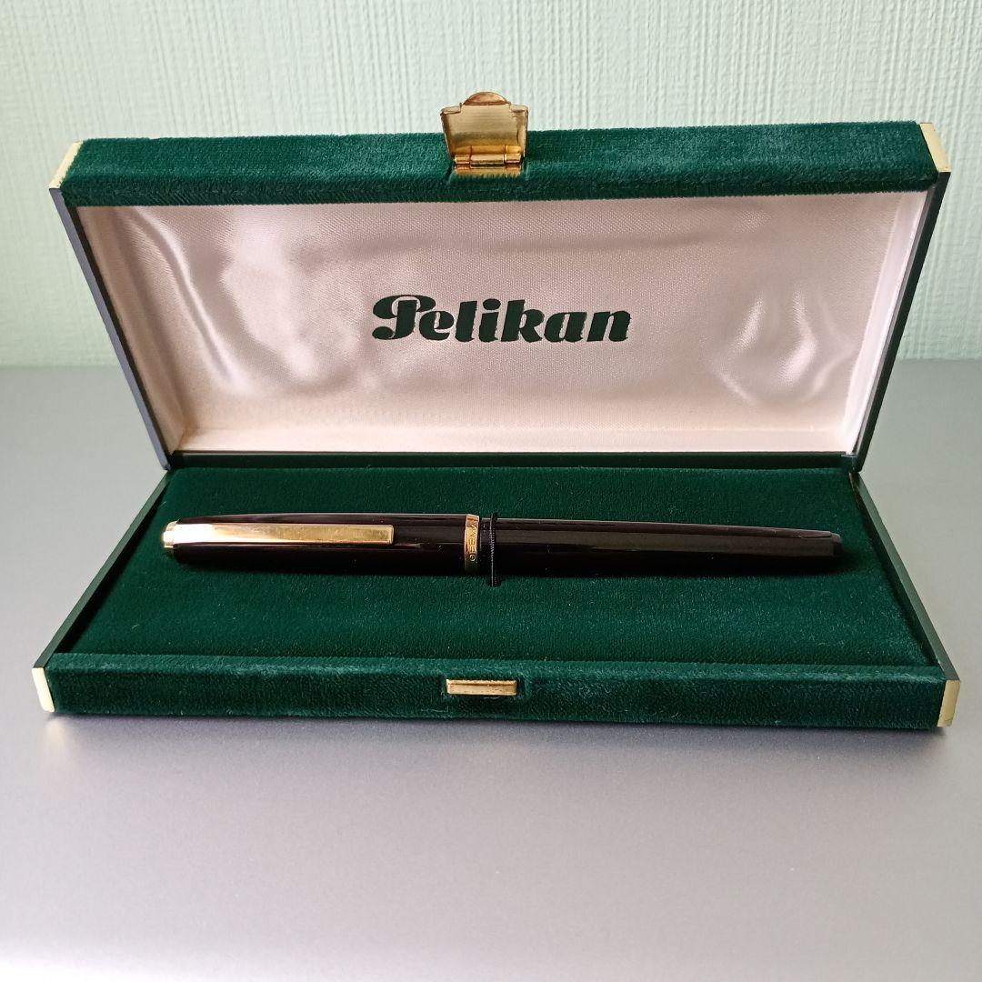 Pelikan ペリカン万年筆 黒 専用ケース付きの通販はau PAY マーケット