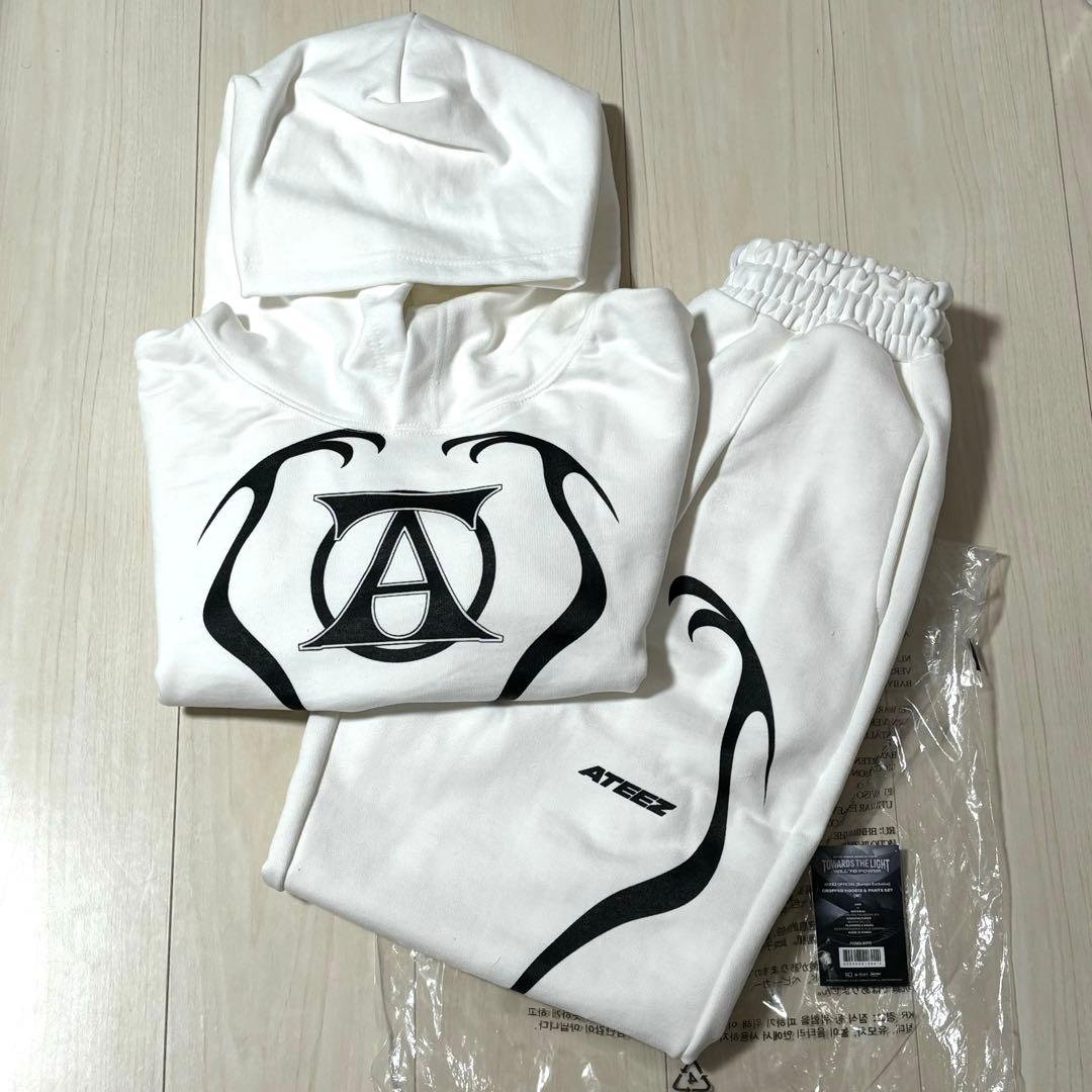 ATEEZ ヨーロッパ 限定 MD クロップド フーディ＆パンツセットMサイズ①