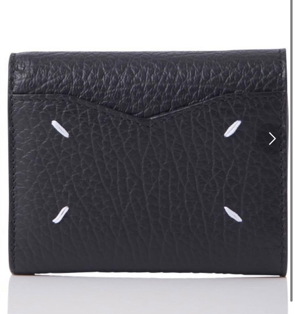 マルジェラ 三つ折り財布 エンベロープ プリント カーフスキン 黒