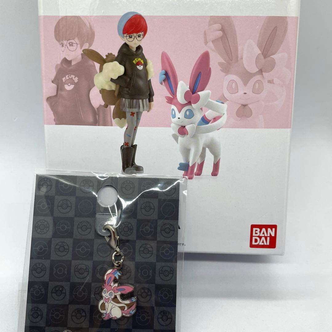【新品☆未開封】ニンフィアチャーム　ボタン＆ニンフィアポケモンスケールワールド