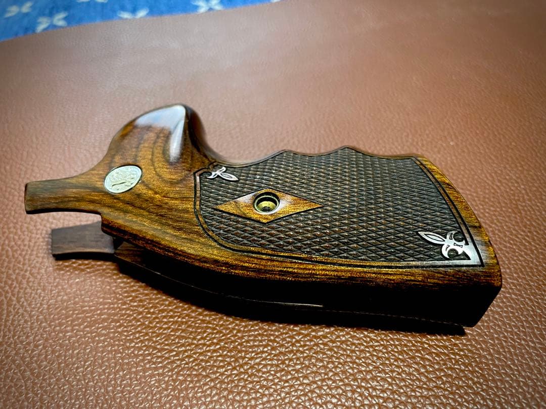 岡本様用　アルタモント　Ｋフレーム　実銃木製グリップ