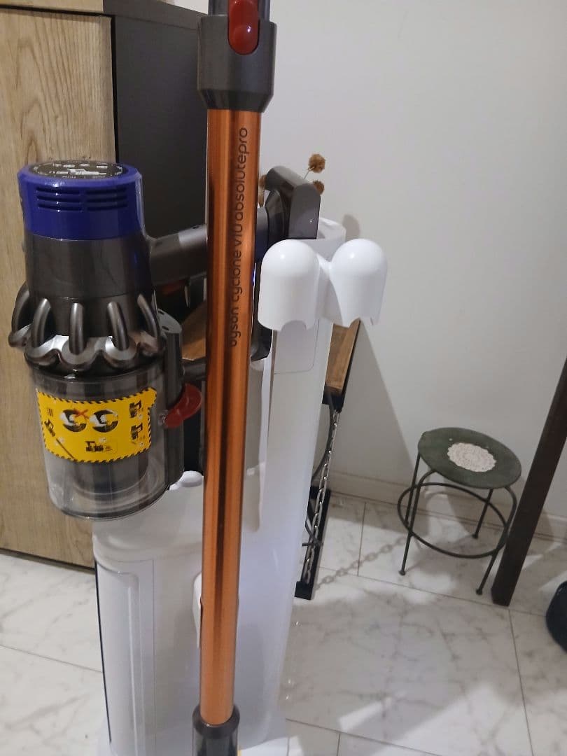 マ*ー様 Dyson V10 Absolute Pro 本体＋付属多数 スタンド