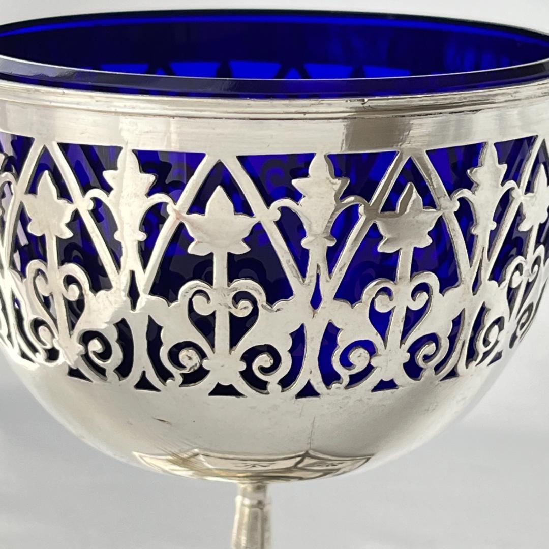 【英国】 透かしのボンボンスタンド【シルバープレート / ガラス】ハンドル付き