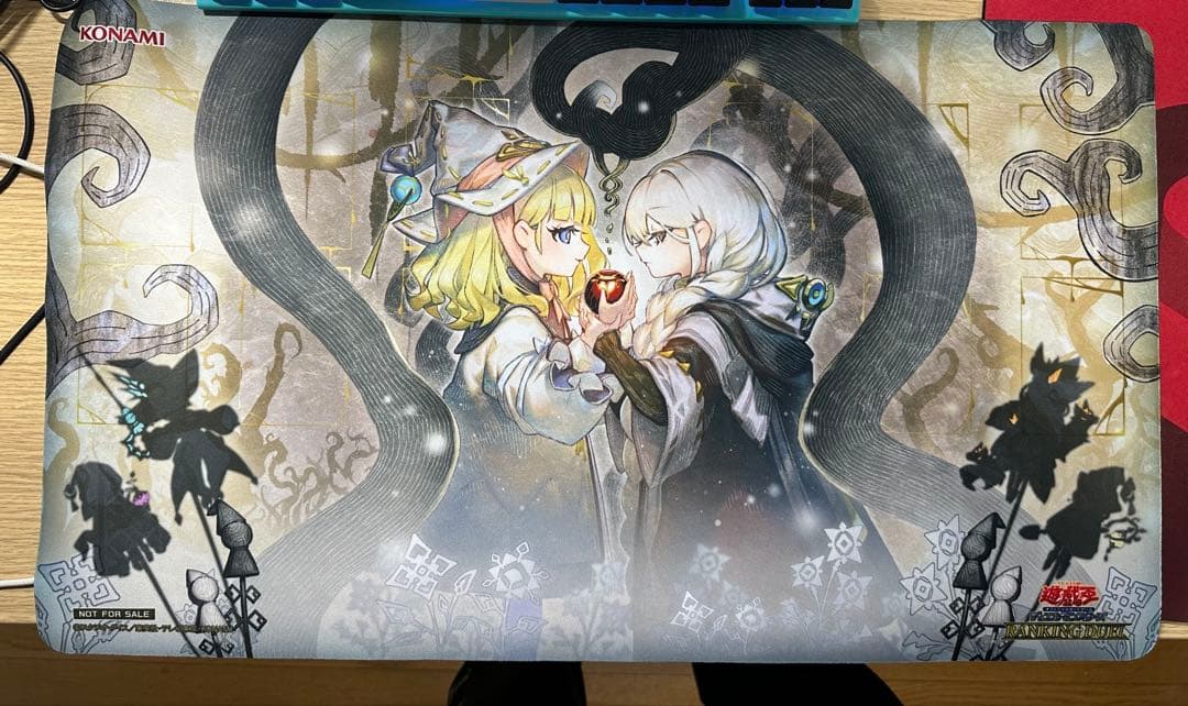 遊戯王　罪宝の囁き　白き森 と 断罪ディアベルスター 公式 プレイマット