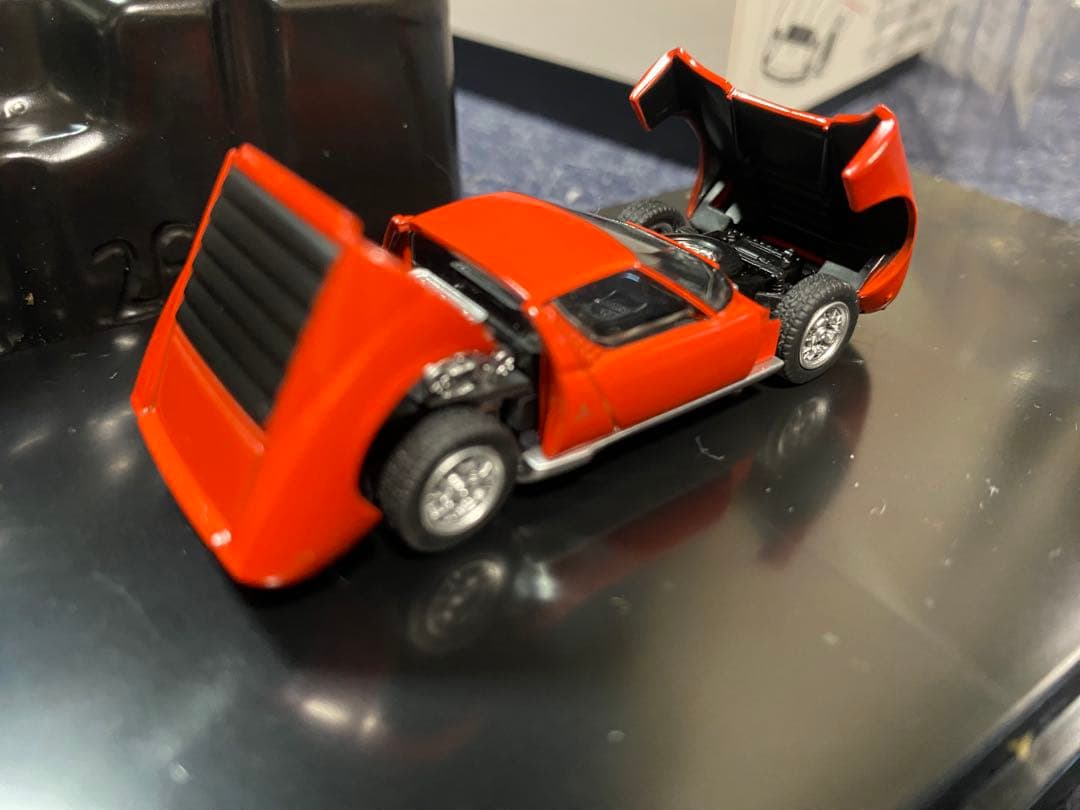 1/64 トミーテック ランボルギーニミウラ P400 レッド