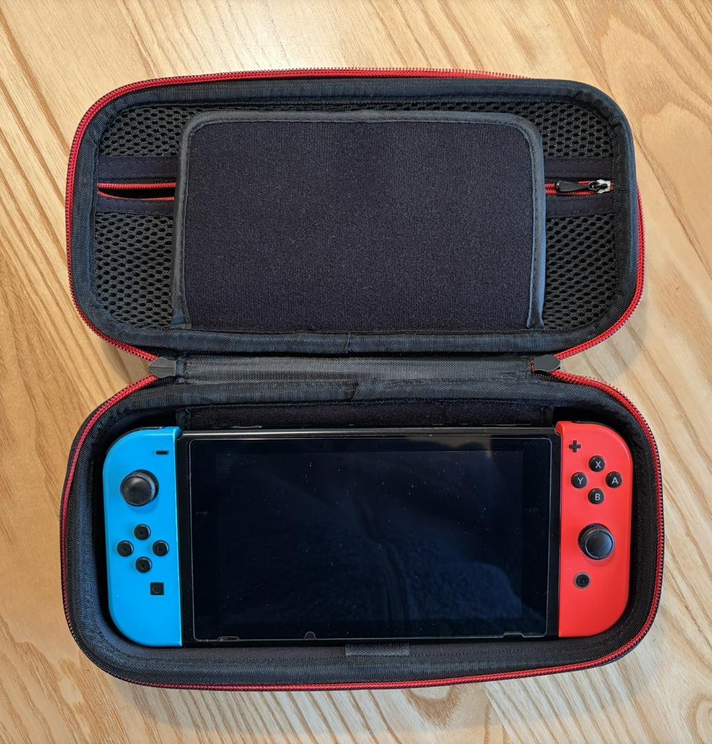 Nintendo Switch 本体 ジョイコン4個、キャリーバッグ付き