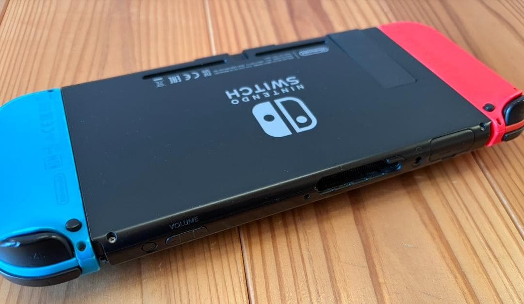 Nintendo Switch 本体 ジョイコン4個、キャリーバッグ付き