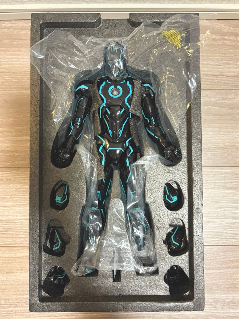 DIECAST】アイアンマン・マーク4限定ネオンテック版パワードスーツ装着