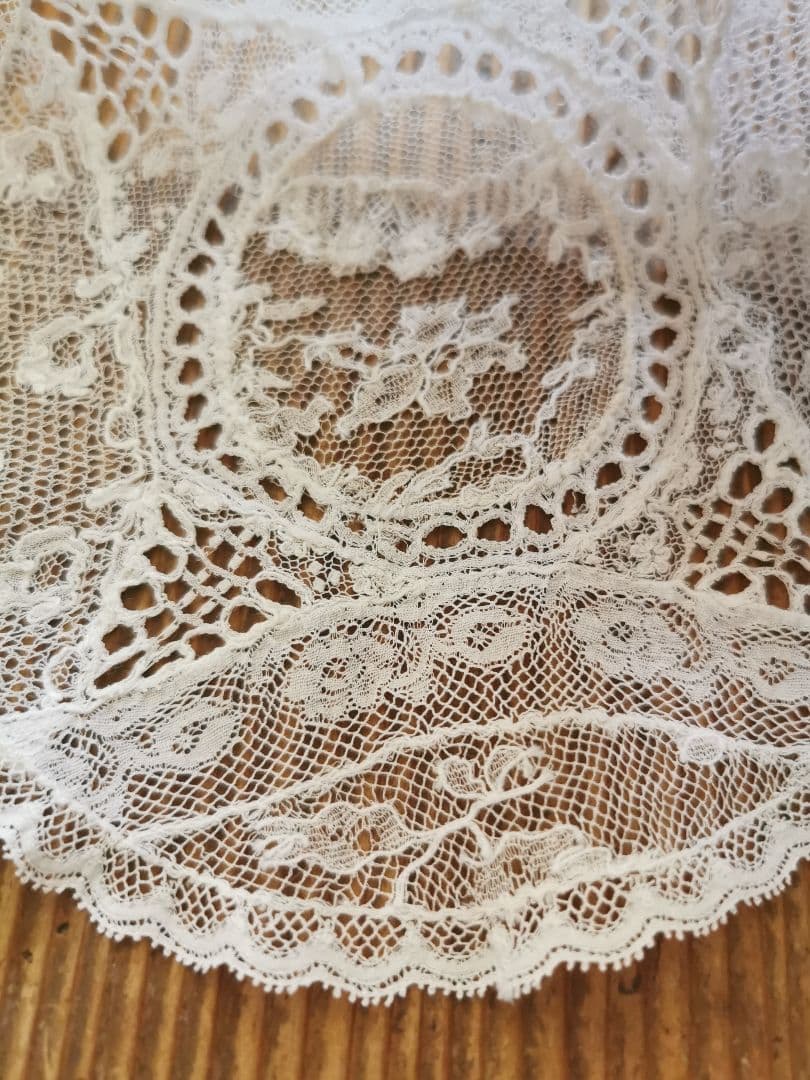 アンティークノルマンディーレースドイリー ベドフォドシャー アランソン