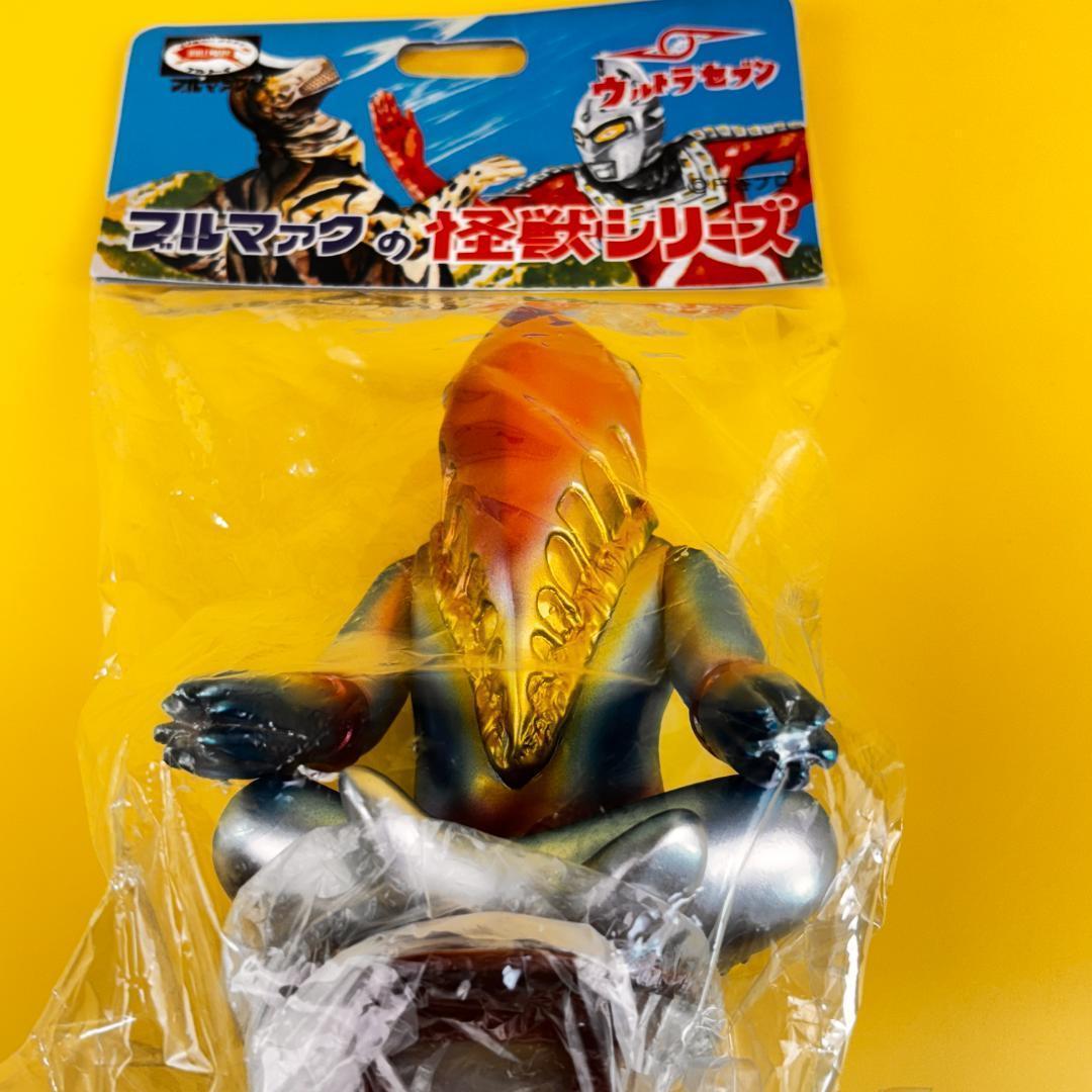ブルマァク メトロン星人 ちゃぶ台付き 怪獣シリーズ メタリック
