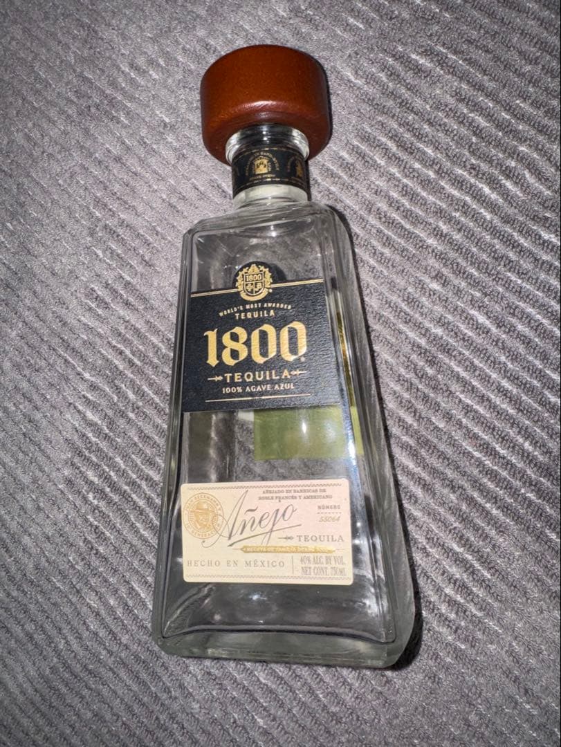 1800 Tequila アネホ 空き瓶 - メルカリ