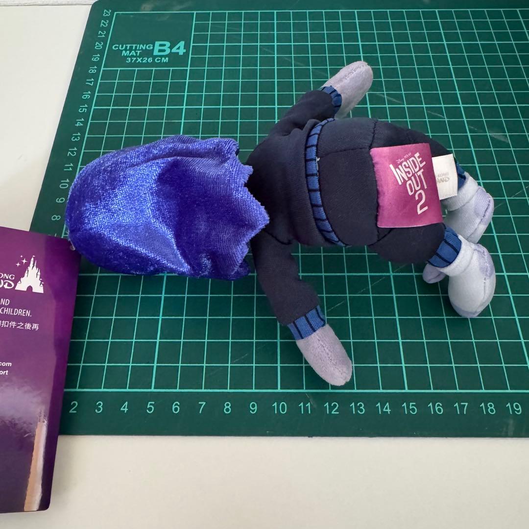 海外パーク限定❤️インサイドヘッド2 ダリィ 肩のせぬいぐるみ - メルカリ