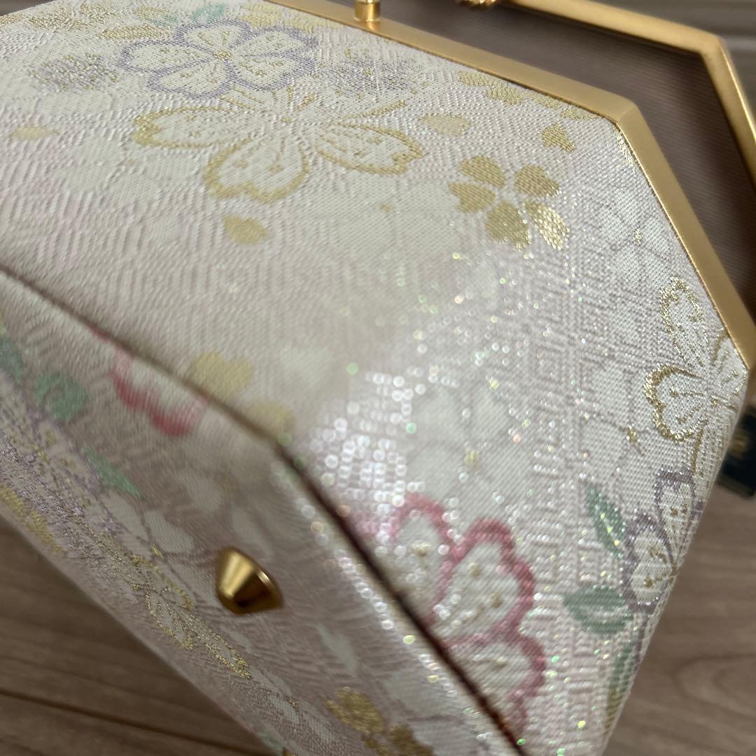 新品未使用品　【紗織】　八角形 和装用バッグ　桜柄　タグ付き
