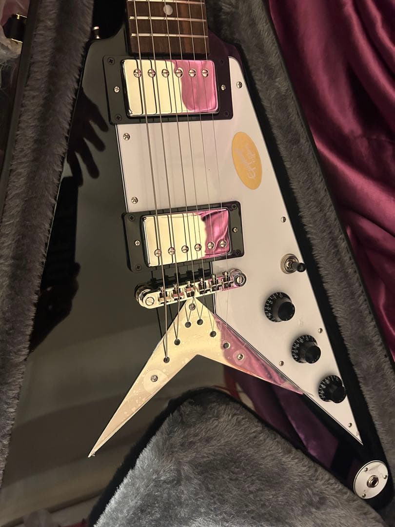 EPIPHONE Flying V Ebony（現行）純正ハードケース付き - メルカリ