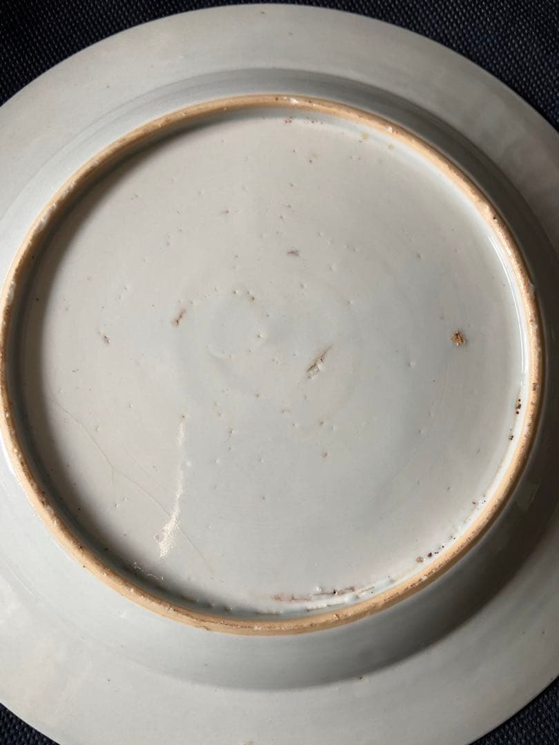 中国古美術品　清の乾隆時代　粉彩草花中皿　本物保証　23cm