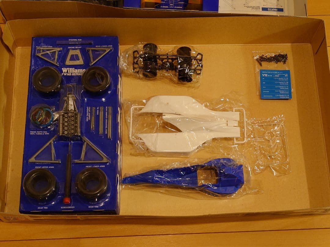 中古 未組立 タミヤ FW14B 1/12